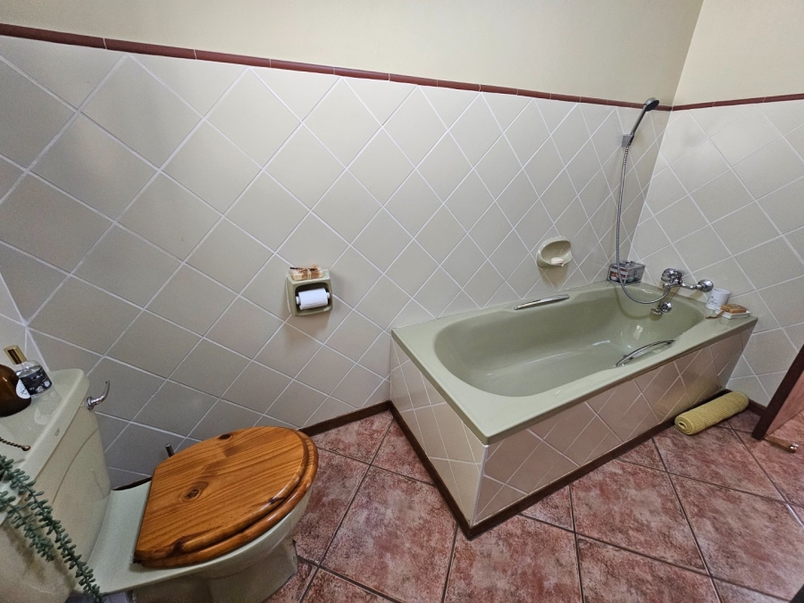 5 Bedroom Property for Sale in Panorama Free State